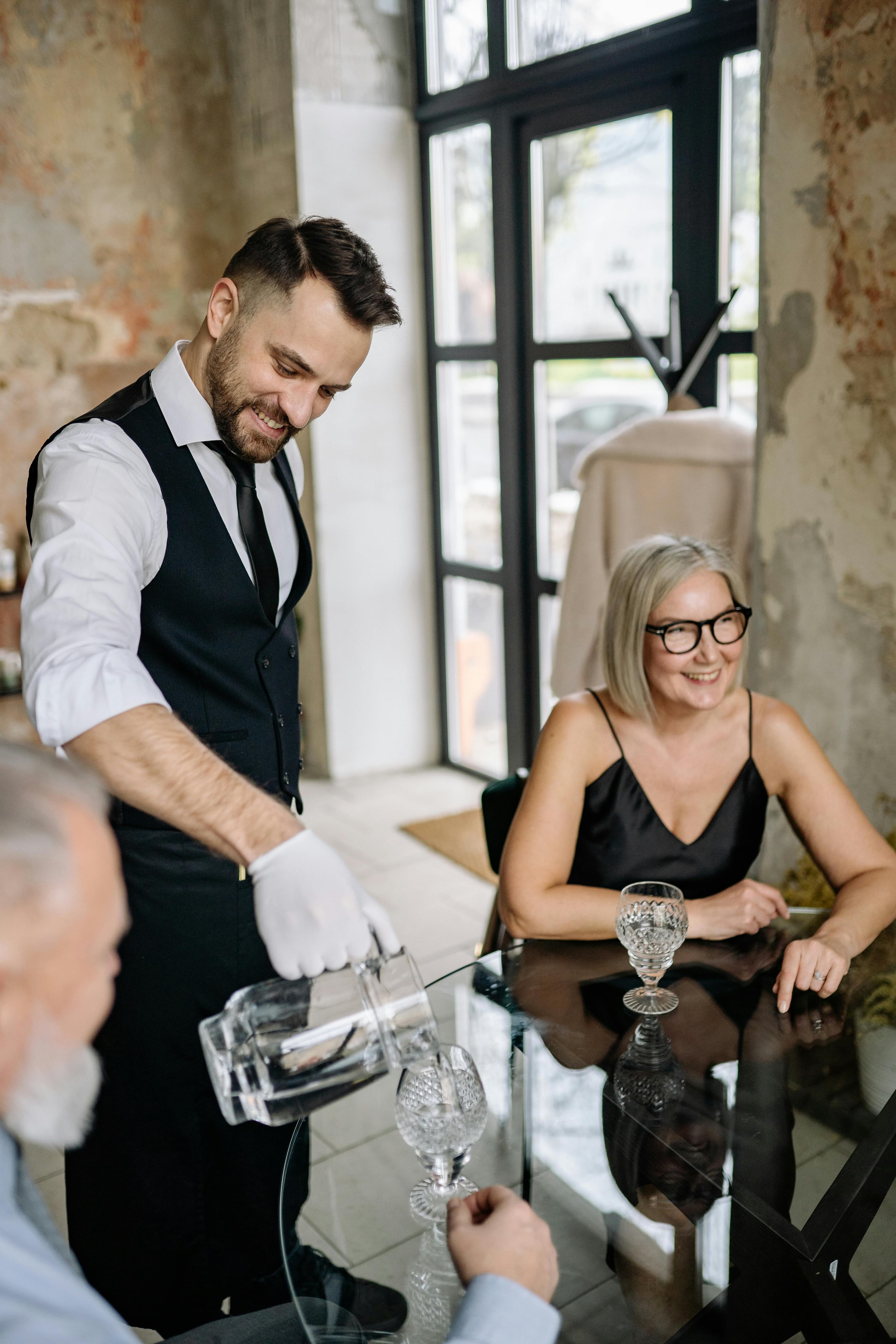 Servicepersonal finden: worauf Unternehmen achten sollten